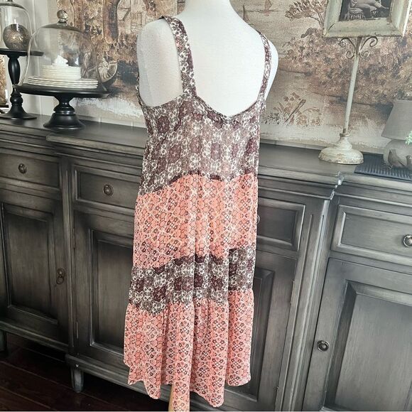 Multicolored Tiered Midi Sundress with V-Neck
Size XL - Picture 3 of 8